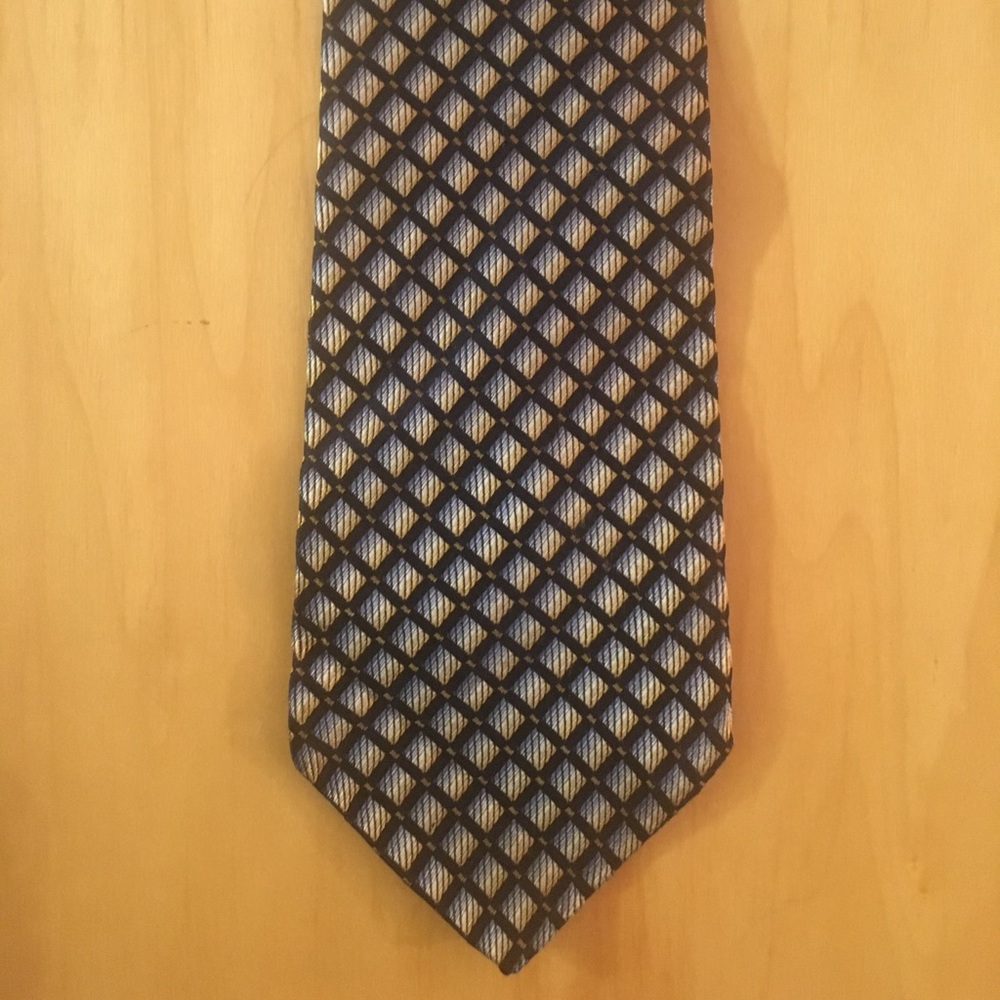 Custom-made fine men’s tie, 100% Silk